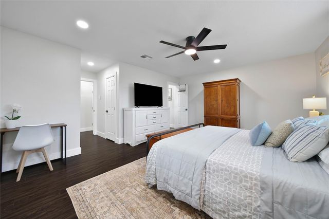 1800 Alvy Drive, La Porte, TX 77571