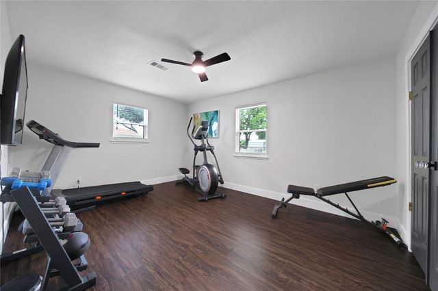 1800 Alvy Drive, La Porte, TX 77571