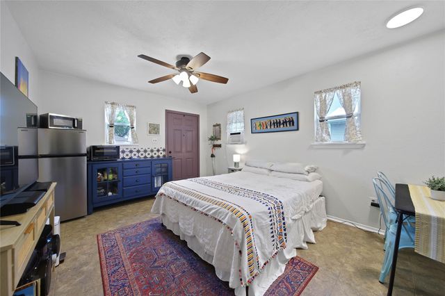 1800 Alvy Drive, La Porte, TX 77571