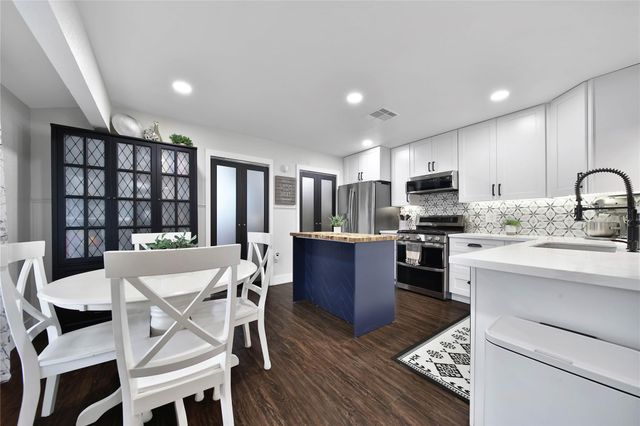 1800 Alvy Drive, La Porte, TX 77571