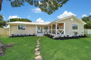 1800 Alvy Drive, La Porte, TX 77571
