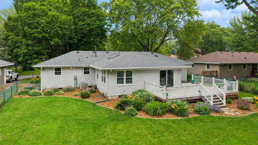 124 Harrington Drive, Long Lake, MN 55356 — photo 2