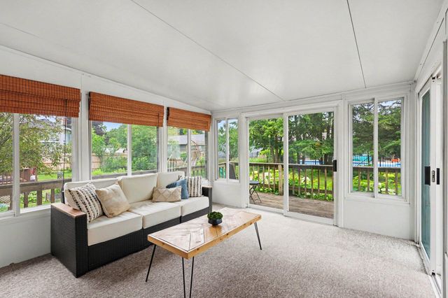 825 Oaklawn Street NE, Grand Rapids, MI 49505