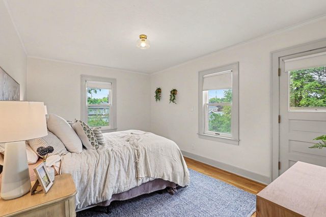 825 Oaklawn Street NE, Grand Rapids, MI 49505