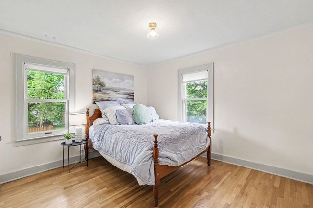 825 Oaklawn Street NE, Grand Rapids, MI 49505