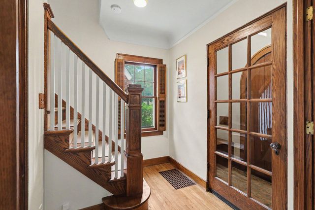 825 Oaklawn Street NE, Grand Rapids, MI 49505