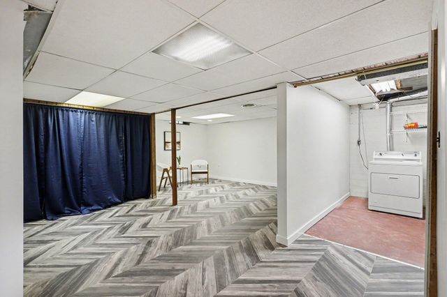 825 Oaklawn Street NE, Grand Rapids, MI 49505