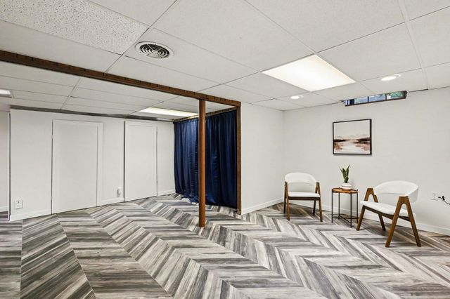 825 Oaklawn Street NE, Grand Rapids, MI 49505