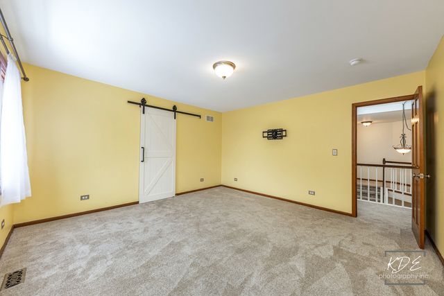 515 Cimarron Drive W, Aurora, IL 60504