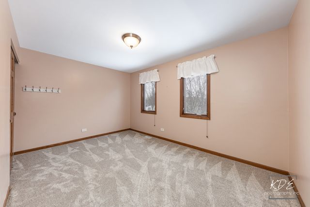 515 Cimarron Drive W, Aurora, IL 60504