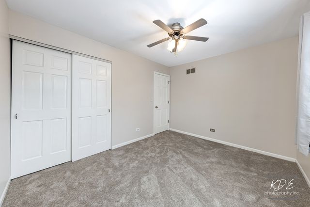 515 Cimarron Drive W, Aurora, IL 60504