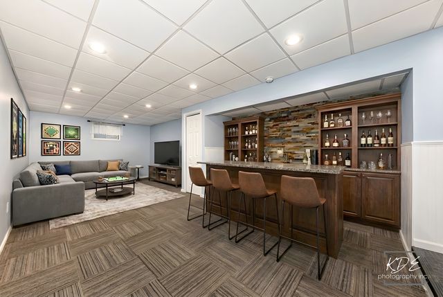 515 Cimarron Drive W, Aurora, IL 60504