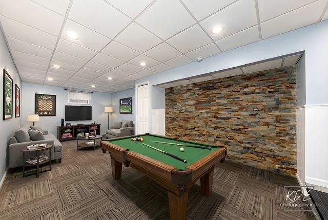 515 Cimarron Drive W, Aurora, IL 60504