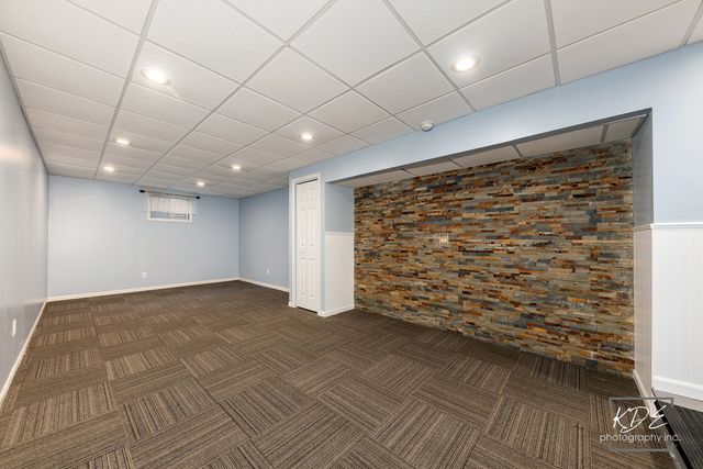 515 Cimarron Drive W, Aurora, IL 60504