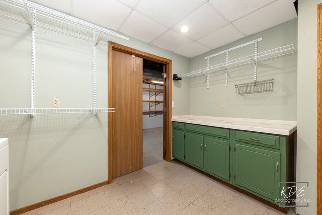 515 Cimarron Drive W, Aurora, IL 60504