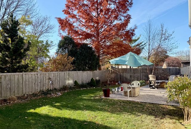 515 Cimarron Drive W, Aurora, IL 60504