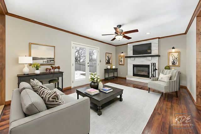 515 Cimarron Drive W, Aurora, IL 60504