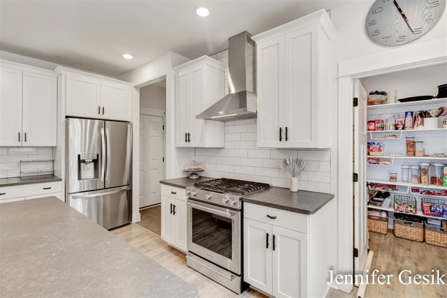 6644 Summer Meadows Drive, Rockford, MI 49341