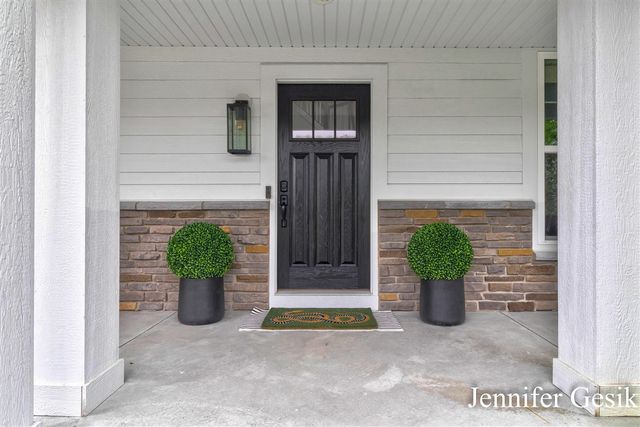6644 Summer Meadows Drive, Rockford, MI 49341