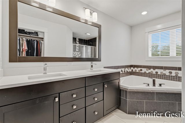 6644 Summer Meadows Drive, Rockford, MI 49341