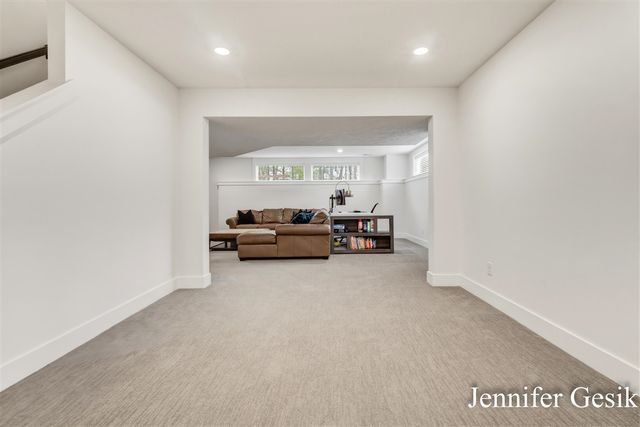 6644 Summer Meadows Drive, Rockford, MI 49341