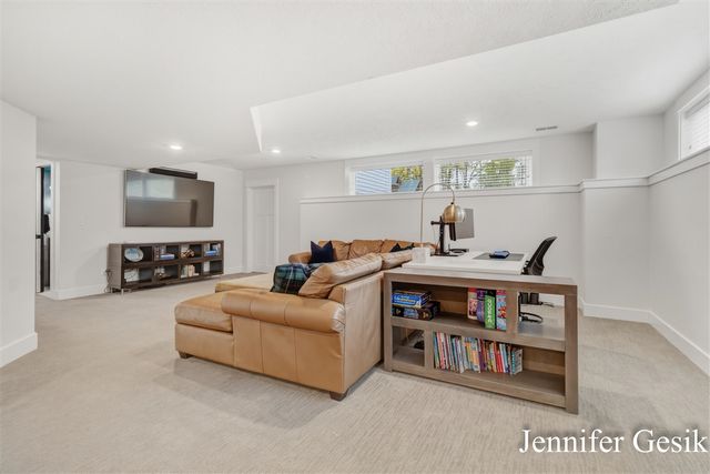 6644 Summer Meadows Drive, Rockford, MI 49341