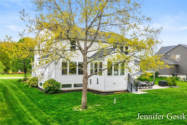 6644 Summer Meadows Drive, Rockford, MI 49341