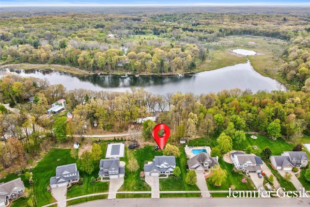 6644 Summer Meadows Drive, Rockford, MI 49341