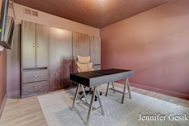6644 Summer Meadows Drive, Rockford, MI 49341