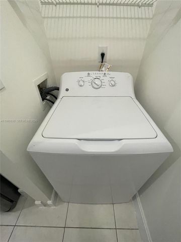 6821 SW 44th St 301, Miami, FL 33155