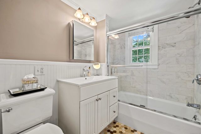 16 North Main Street, Essex, CT 06426