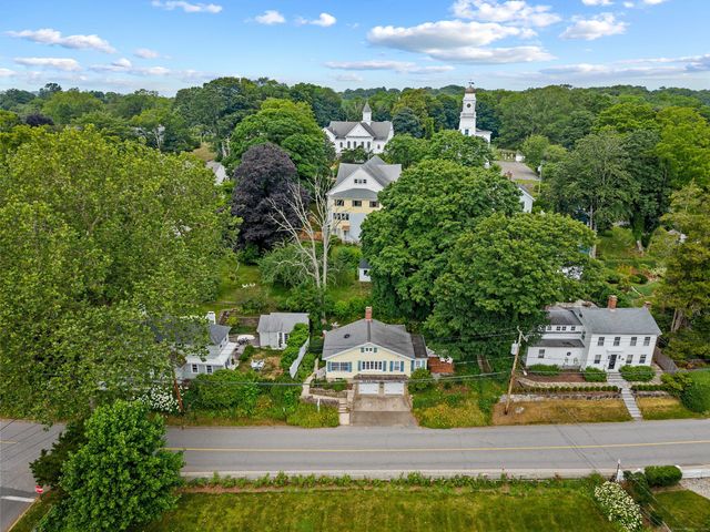 16 North Main Street, Essex, CT 06426