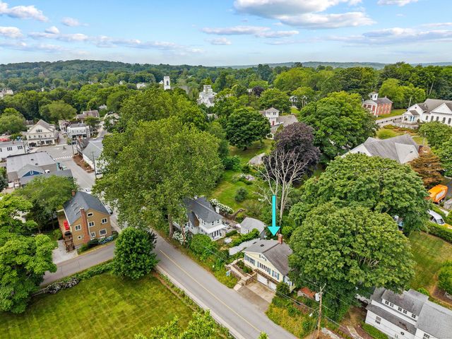 16 North Main Street, Essex, CT 06426