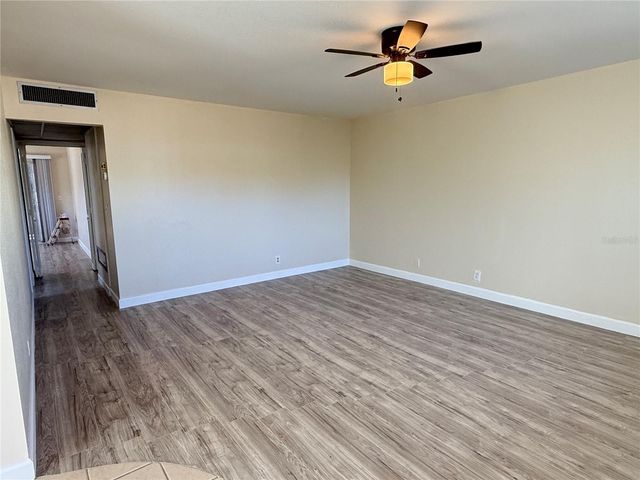 101 CAMBRIDGE TRAIL 212, Sun City Center, FL 33573