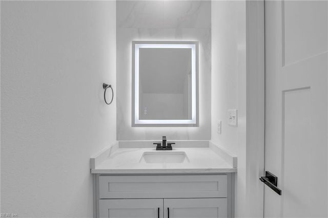 28 Maplewood ST, Hampton, VA 23669