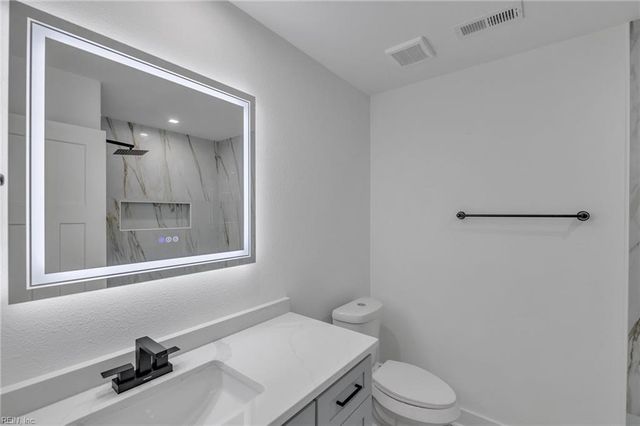 28 Maplewood ST, Hampton, VA 23669