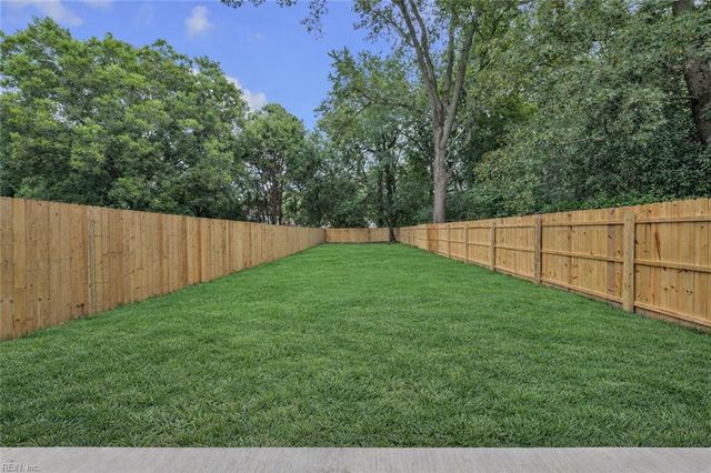 28 Maplewood ST, Hampton, VA 23669