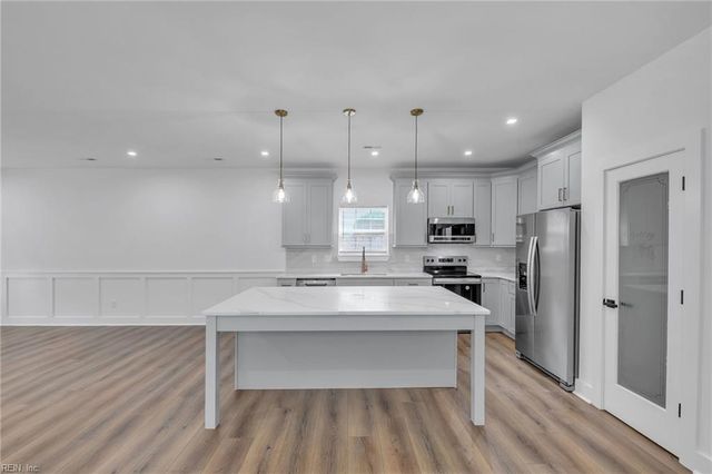 28 Maplewood ST, Hampton, VA 23669