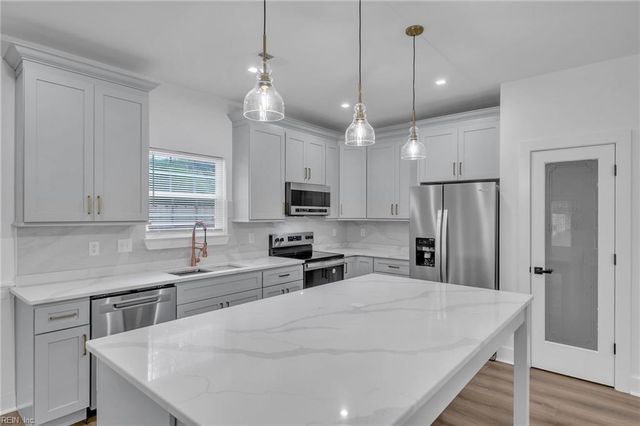 28 Maplewood ST, Hampton, VA 23669