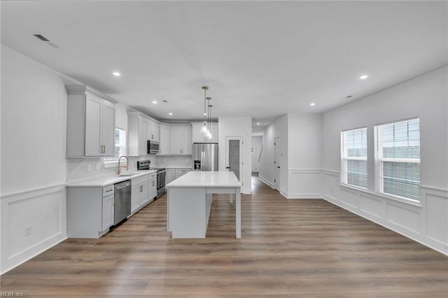 28 Maplewood ST, Hampton, VA 23669