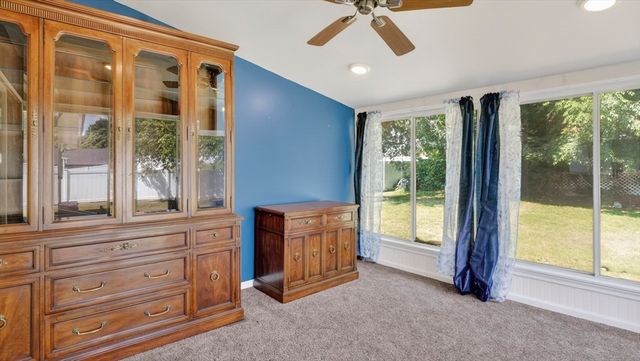 31 Shaker Rd, Westfield, MA 01085