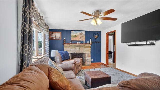 31 Shaker Rd, Westfield, MA 01085
