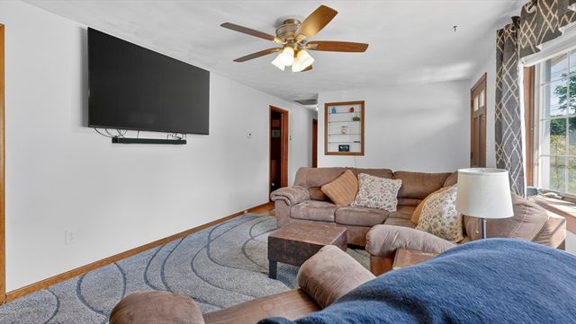 31 Shaker Rd, Westfield, MA 01085