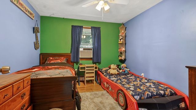 31 Shaker Rd, Westfield, MA 01085