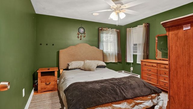 31 Shaker Rd, Westfield, MA 01085
