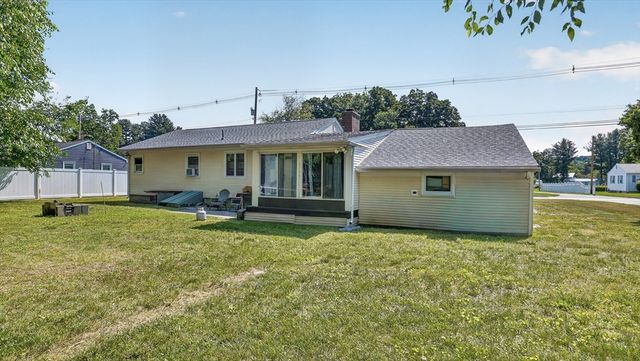 31 Shaker Rd, Westfield, MA 01085