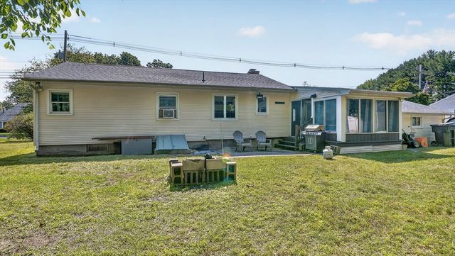 31 Shaker Rd, Westfield, MA 01085