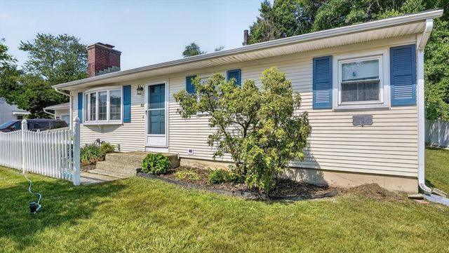 31 Shaker Rd, Westfield, MA 01085