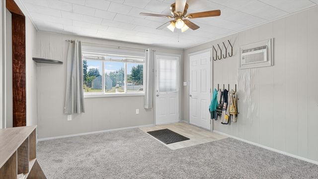 31 Shaker Rd, Westfield, MA 01085
