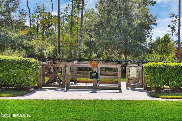 33 KNOTWOOD WAY Way, Jacksonville, FL 32081